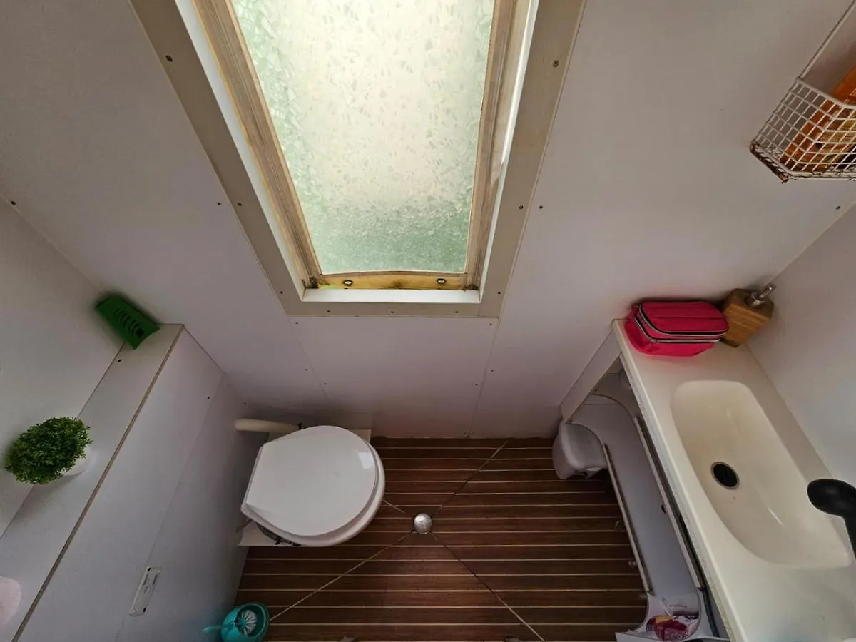 Πλωτό κατάλυμα Alghero House Boat