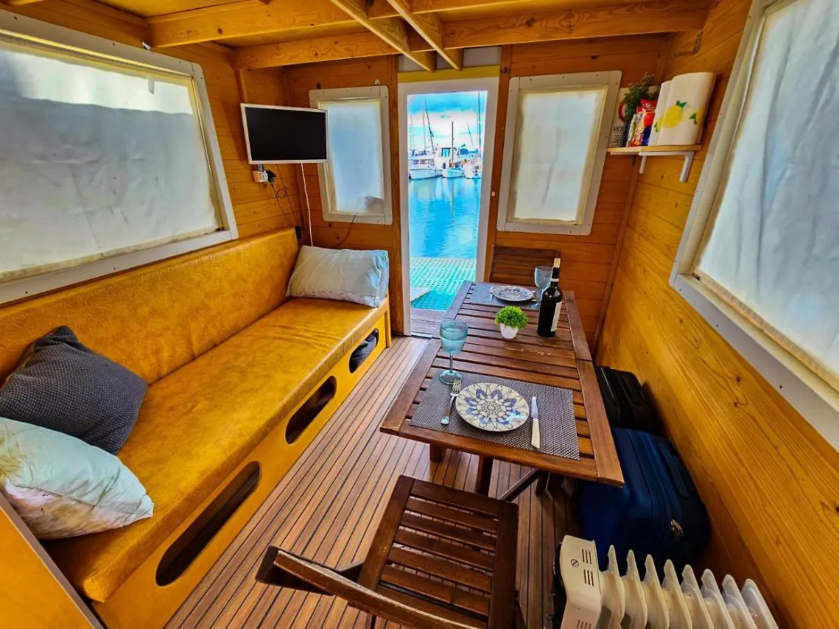 Πλωτό κατάλυμα Alghero House Boat