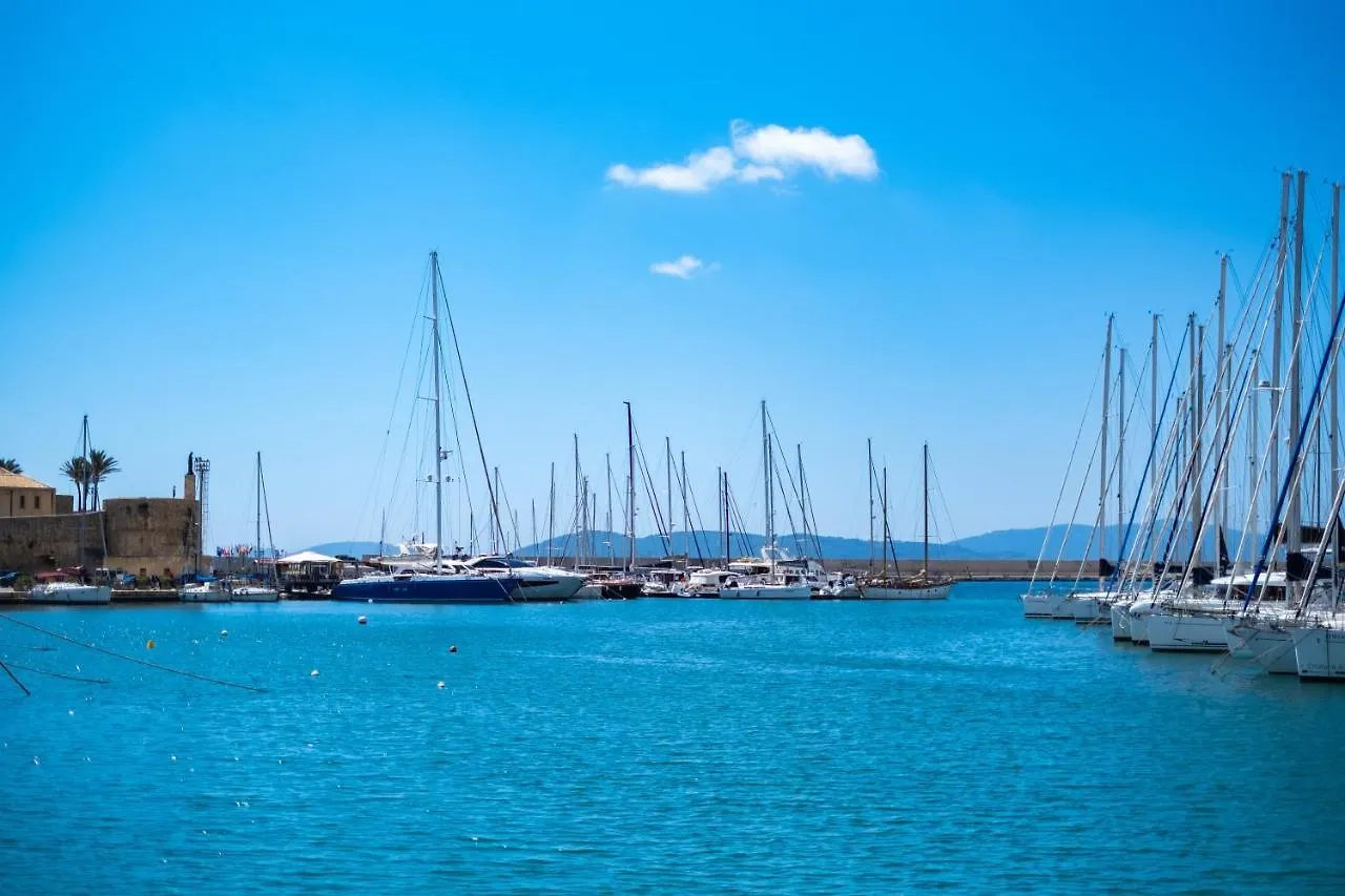 Alghero House Boat 0*,